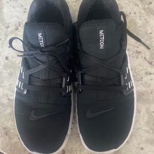 Black and White Nike Metcon Sneakers Size 7